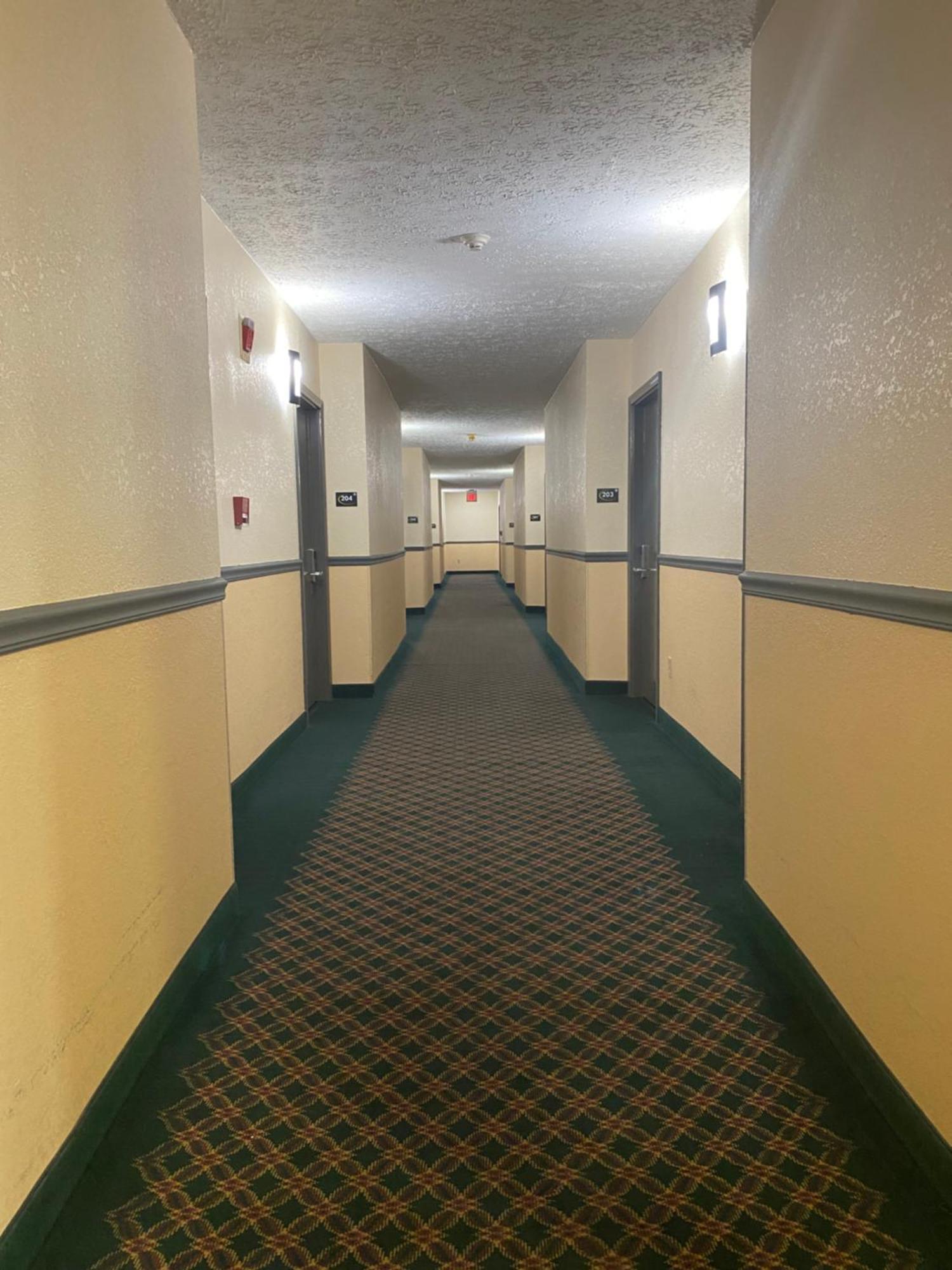 Super 8 By Wyndham Hillsville Exterior foto